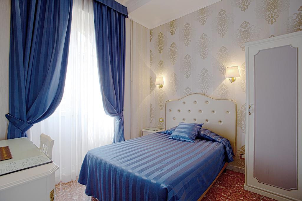 ホテル ナヴォーナ クイーン ルーフトップ ローマ エクステリア 写真